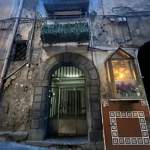 Appartamento Centro Storico Casa Mari', Napoli